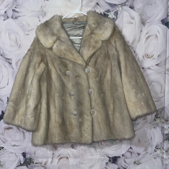 Jackets & Blazers - Vintage MINK fur jacket Ivory off-white Women's Size Medium/Large Luxurious